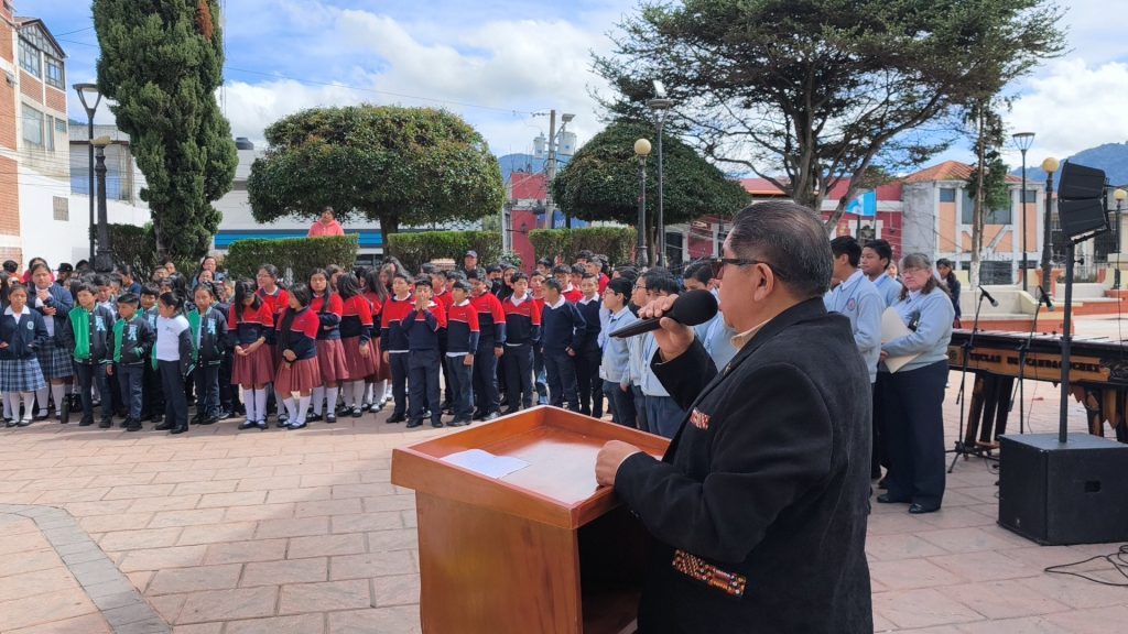FIESTAS PATRIAS CON SUPERVISORES, DOCEDENTES Y ESTUDIANTES…